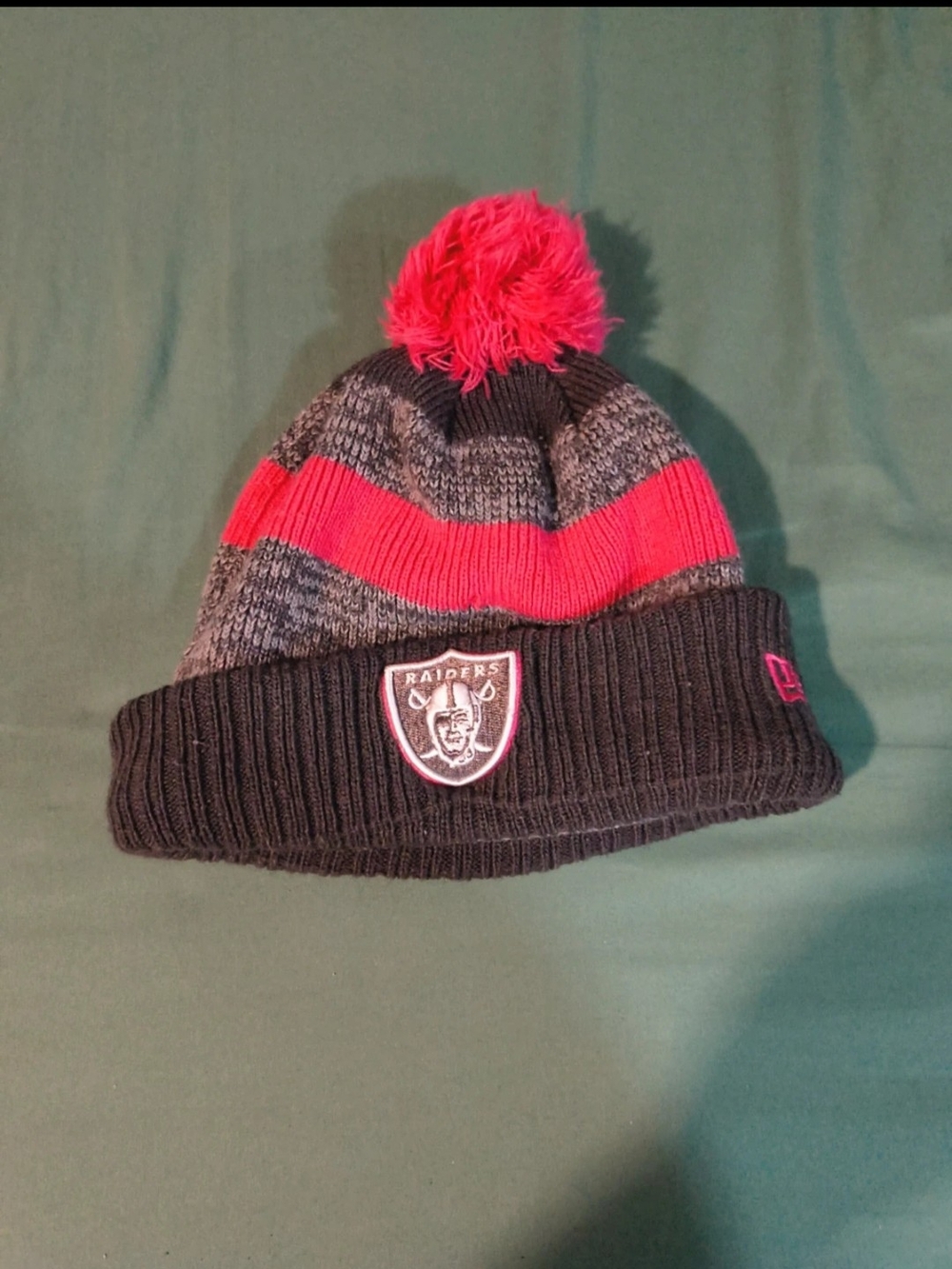 NFL New Era Raiders Beanie - Grey & Pink